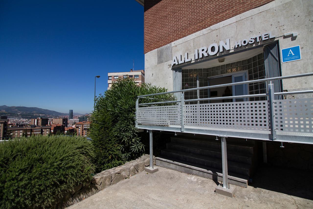 All Iron Hostel Bilbao Bagian luar foto
